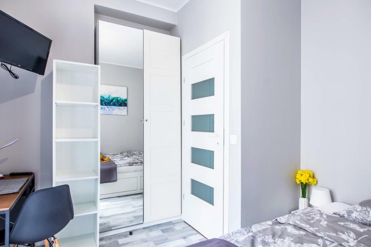 Apartament Lea - 5 Mins Tram From Main Square *